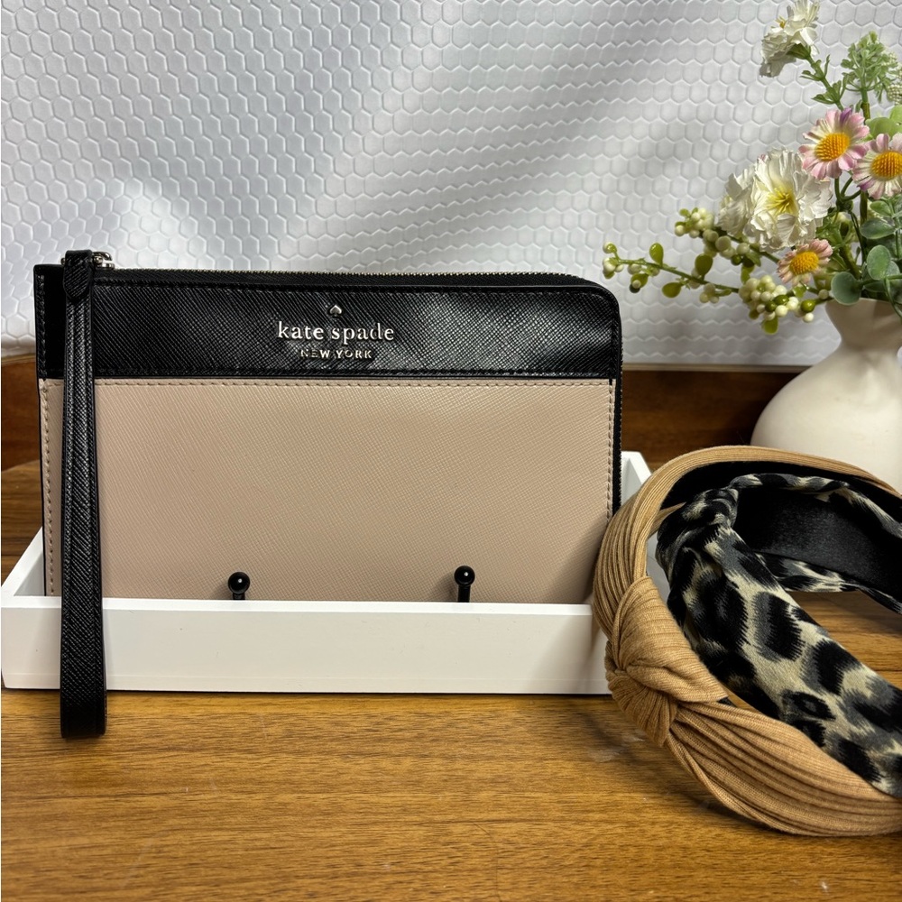 kate spade Colorblock Black and Nude Wristlet Clutch Bundle